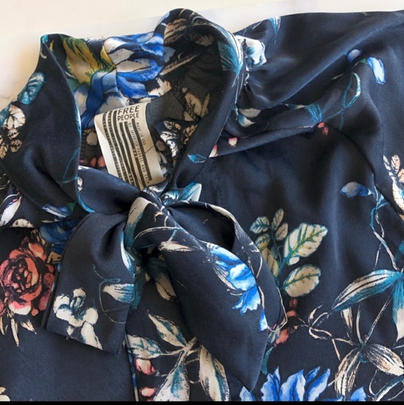 Free People Float On Top - Picture 2 of 2